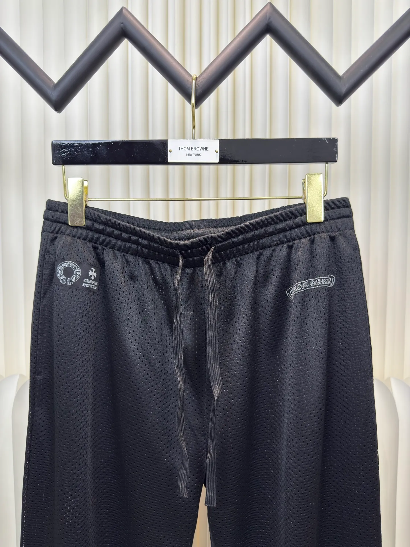 P350 Chrome Hear glitter hockey trousers, custom dyed color, the highest version on the market. The fabric is made of high-density 100D bird's eye cloth. Double-sided mesh positioning is very time-consuming. The cost of labor loss is very high. Single-layer thin transparent bottom junk that is not available on the market. Same style for men and women. OS version. Size S M L